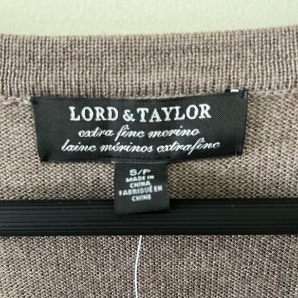 Lord & Taylor 100% Merino Wool V-Neck Sweater Size S - Picture 4 of 10